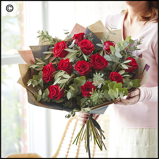 Luxury 12 Red Roses